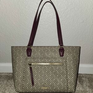 Luz Claiborne Geometric Pattern Tote in Beige